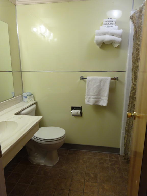 Boulder Lodge June Lake Room photo