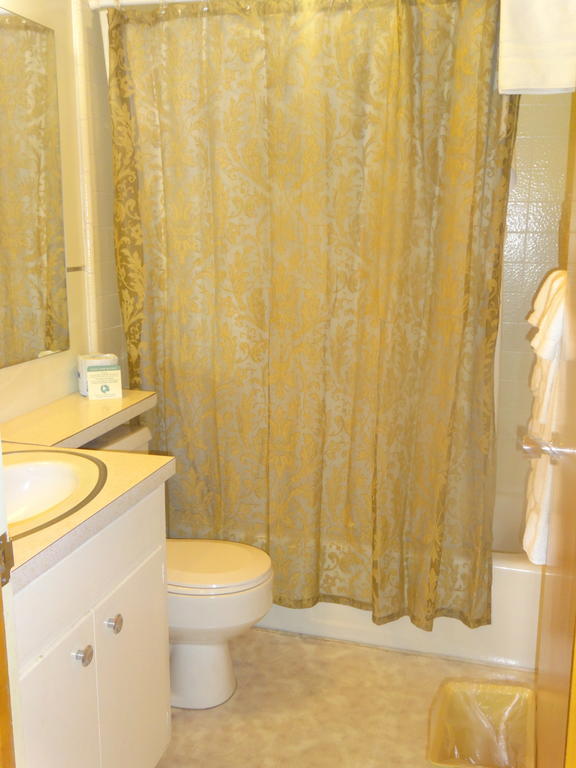 Boulder Lodge June Lake Room photo